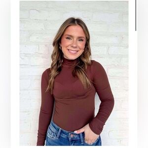 Zenana: Long-Sleeve Mock-Neck Bodysuit Medium (NWT & Boutique)